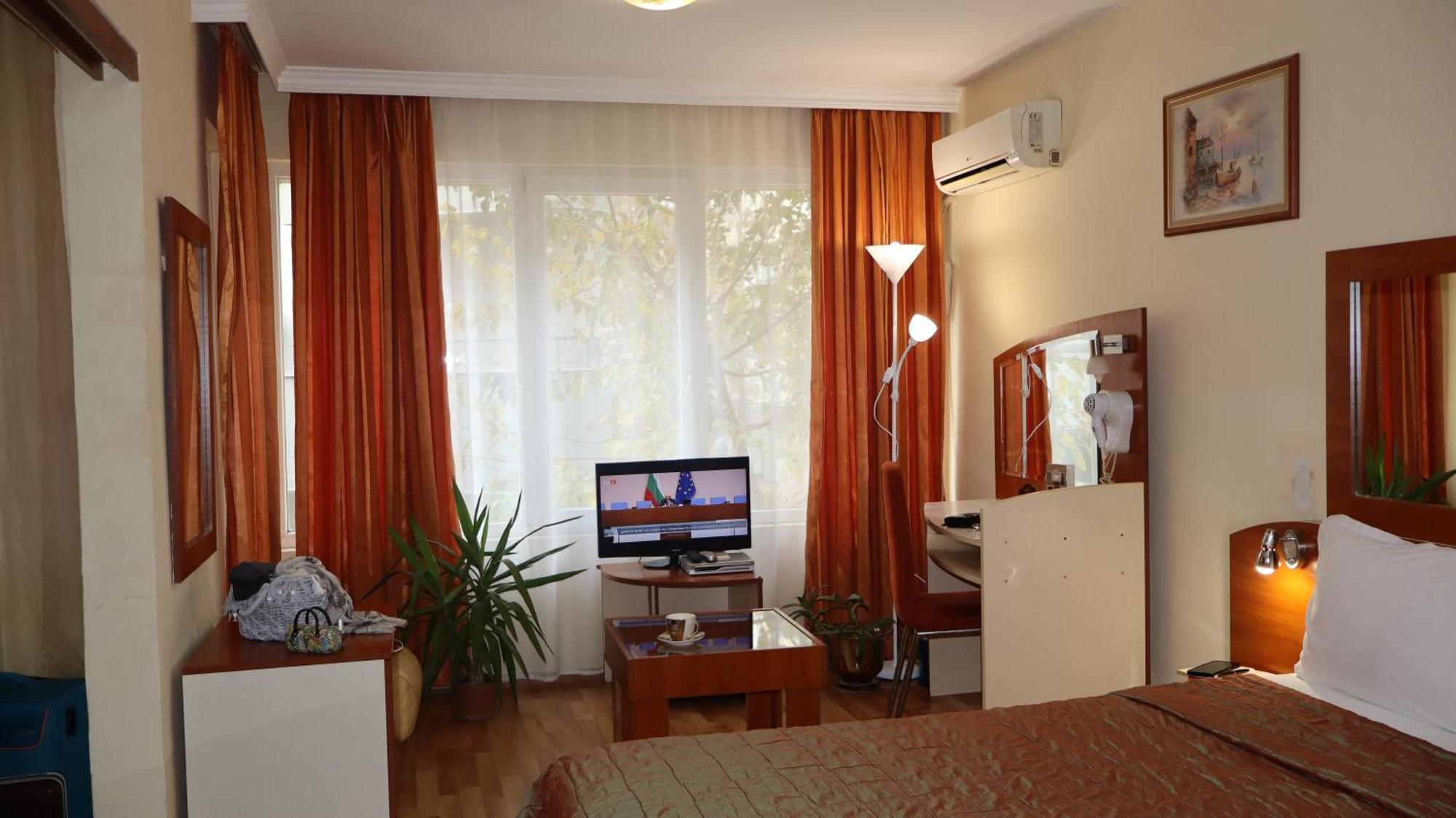 Hotel Palitra Varna Exterior foto