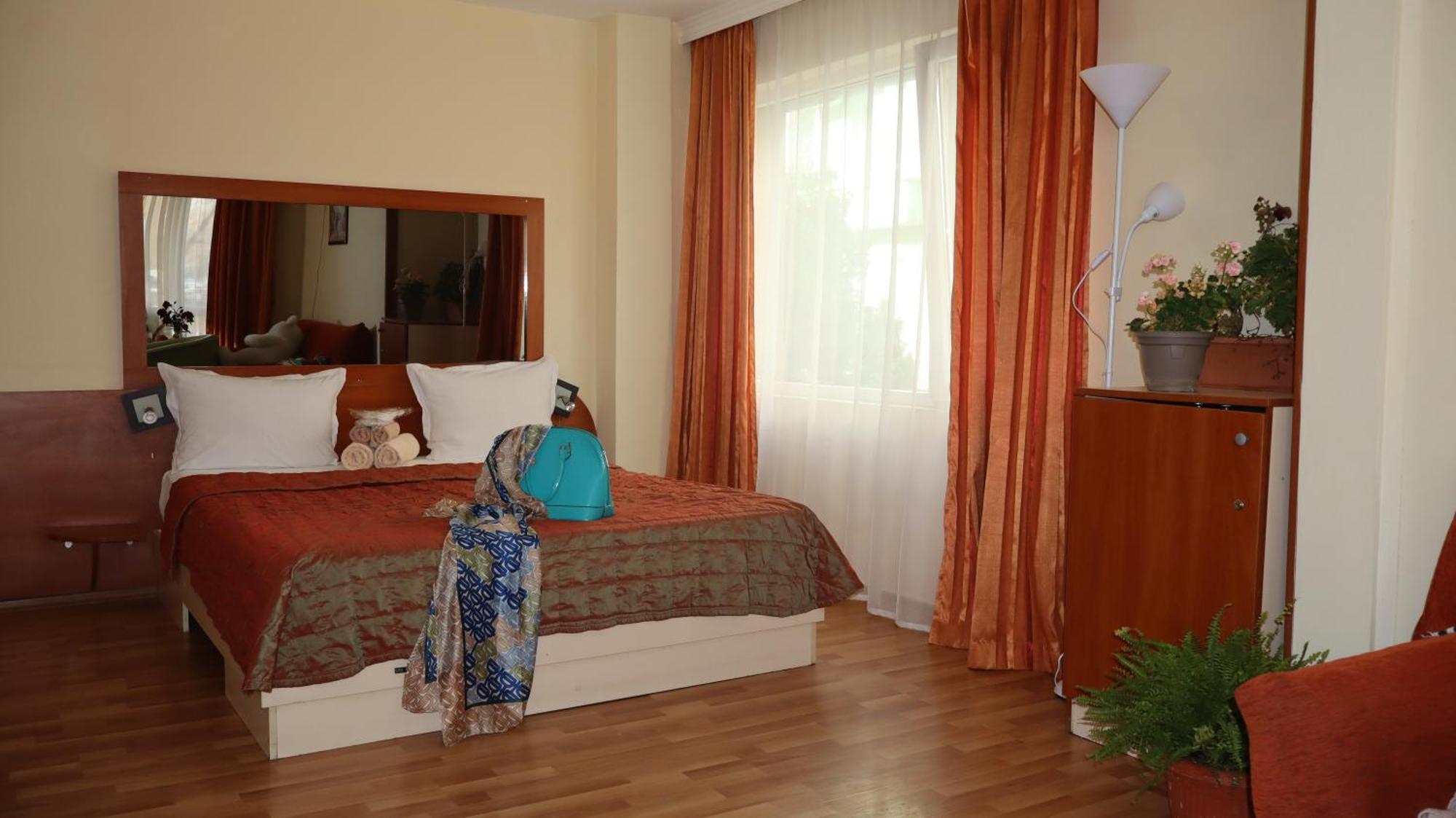 Hotel Palitra Varna Exterior foto